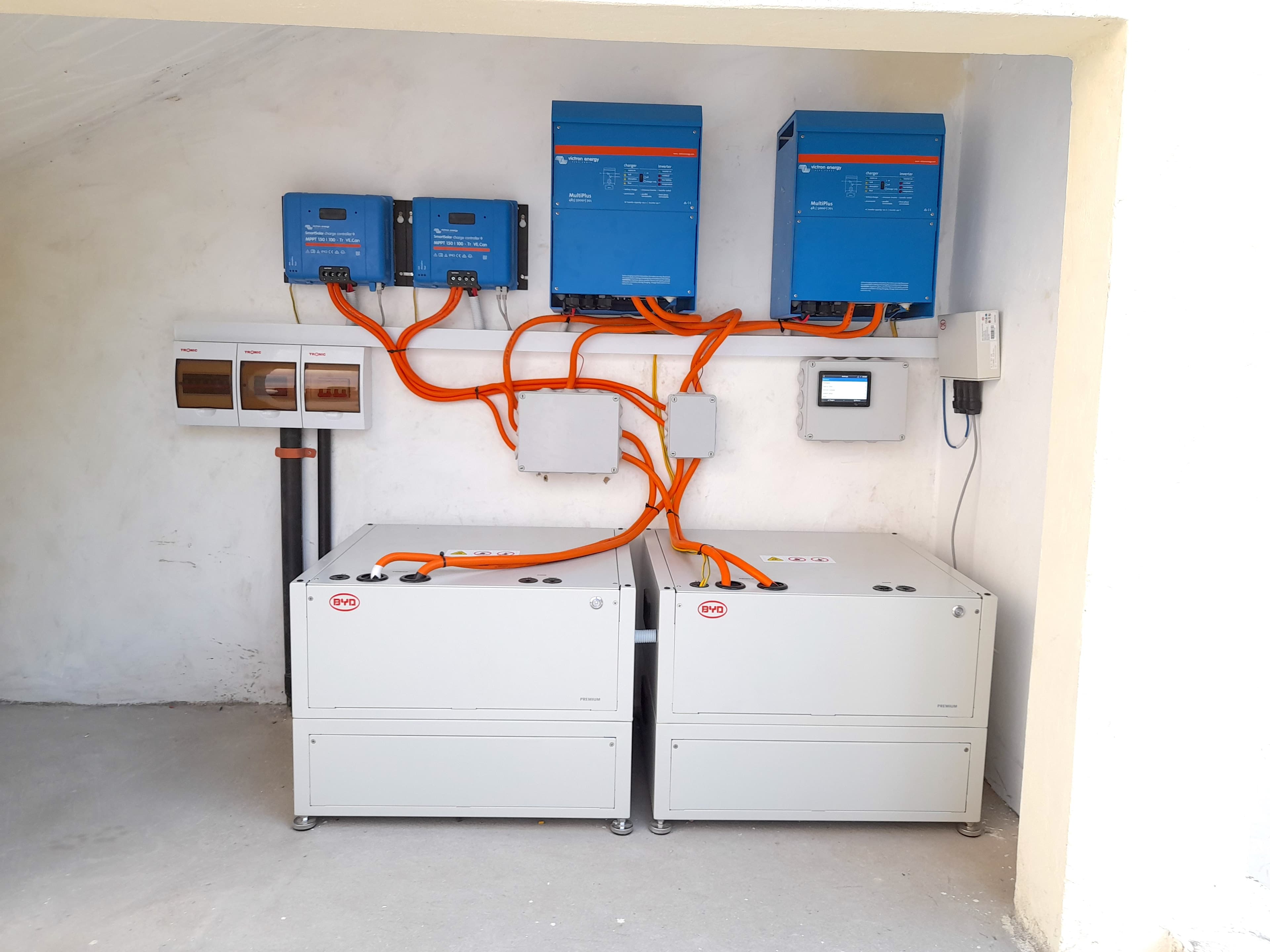 BYD battery bank with dual Victron inverters