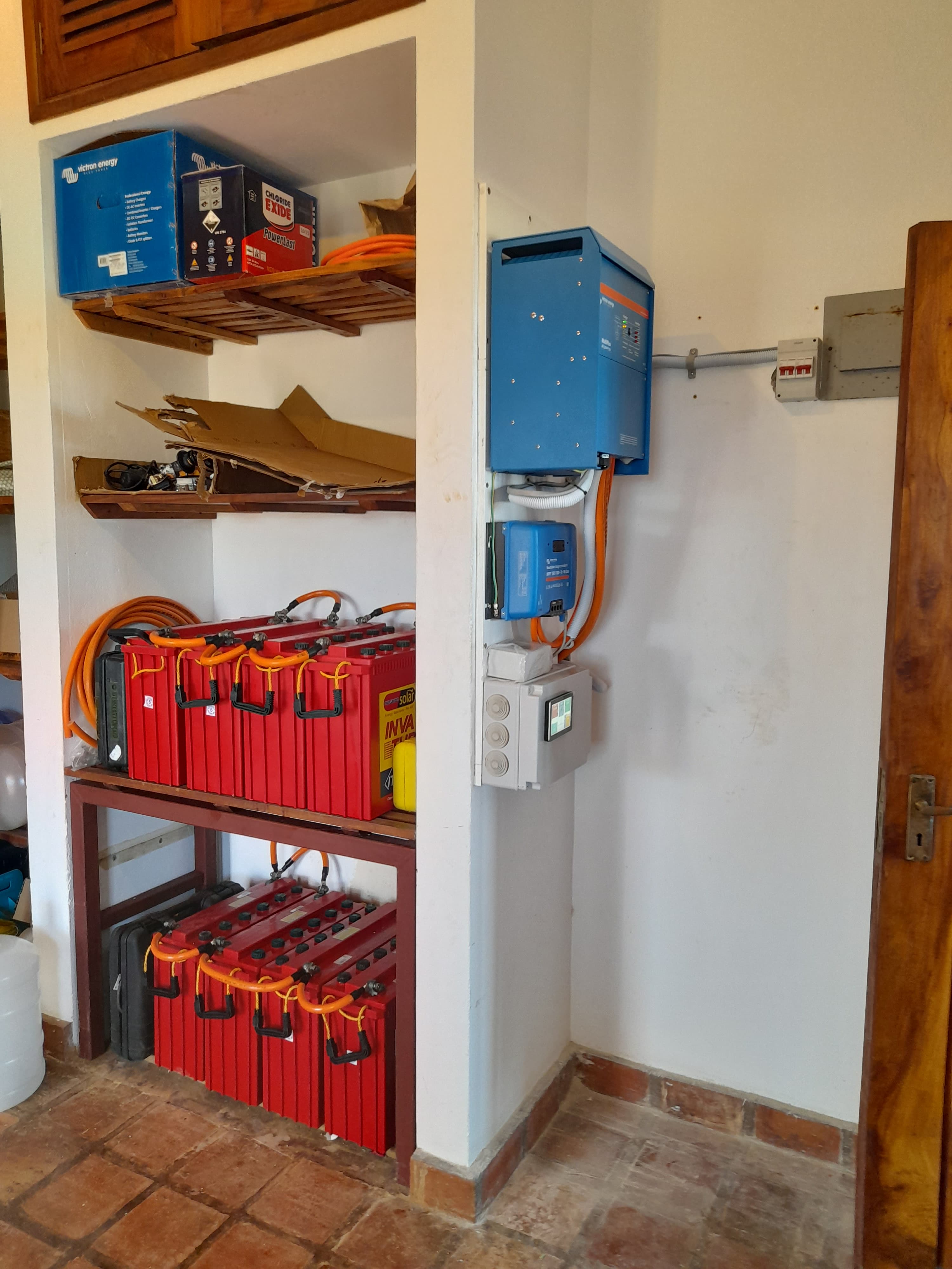 Victron inverter with battery storage